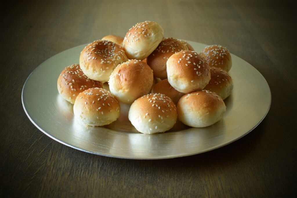 How to make hamburger buns from frozen bread dough